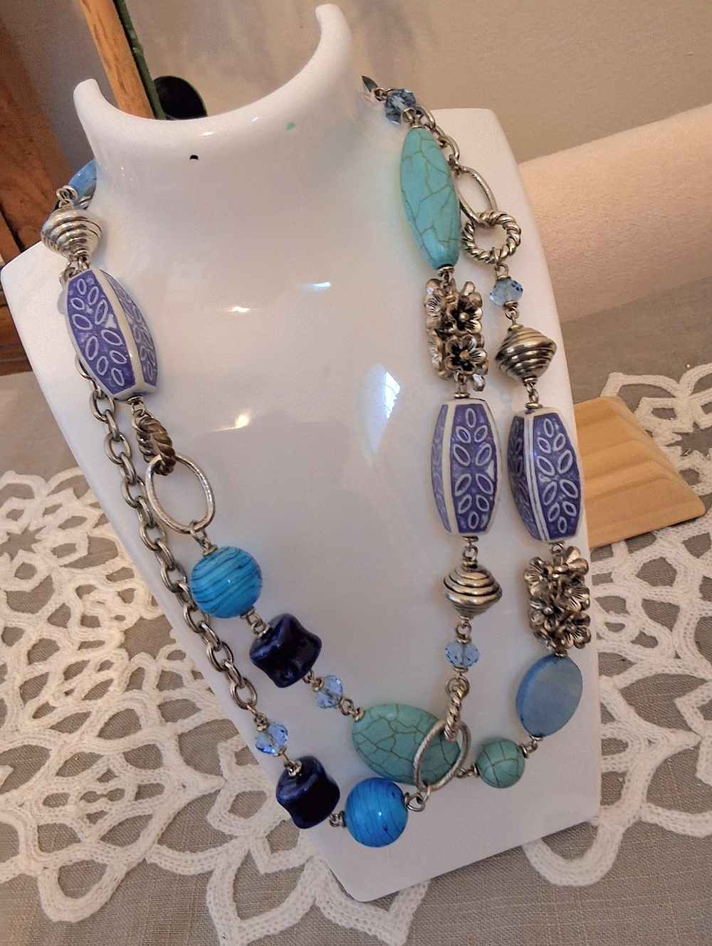 VTG Premier Varigaeted Blue, Teal, Flower Silver Necklace